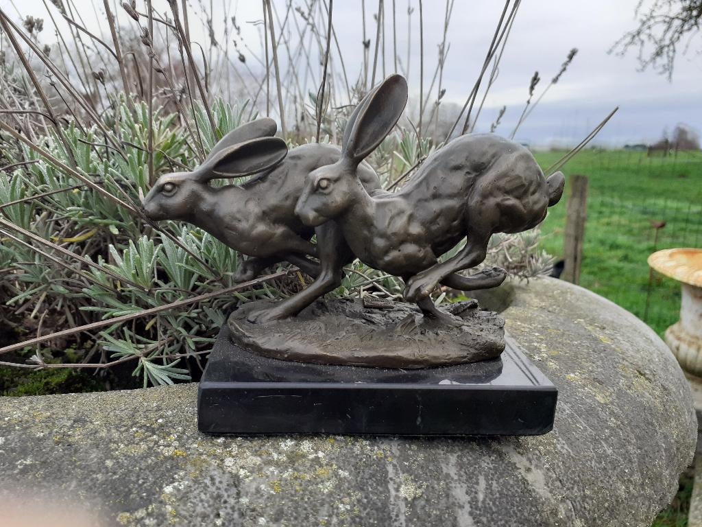 BRONZE ANIMALIER SIGNE (la course du lièvre), Enlèvement ou Envoi, Bronze