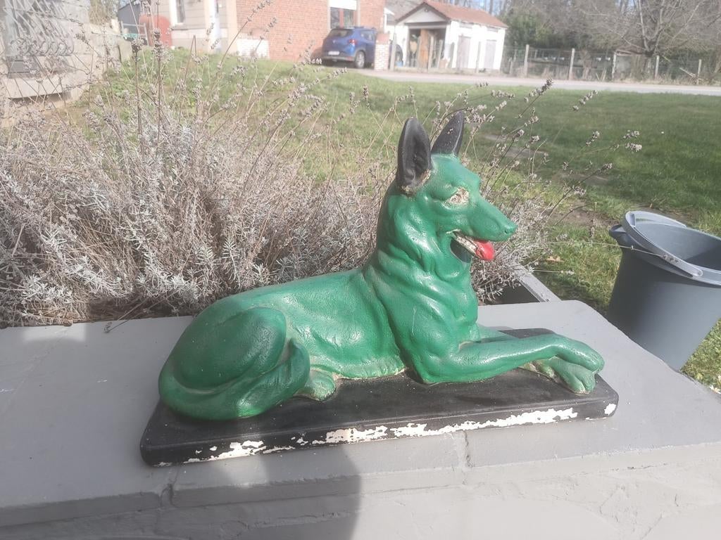 Belle grande statue en plâtre représentant un chien, Jardin & Terrasse, Enlèvement