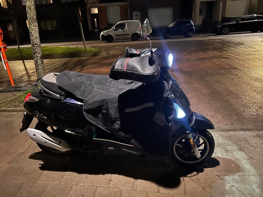 Scooter Kymco Like 50cc, Fietsen en Brommers, Scooters | Kymco, Ophalen, Klasse A (25 km/u), Zo goed als nieuw, Like