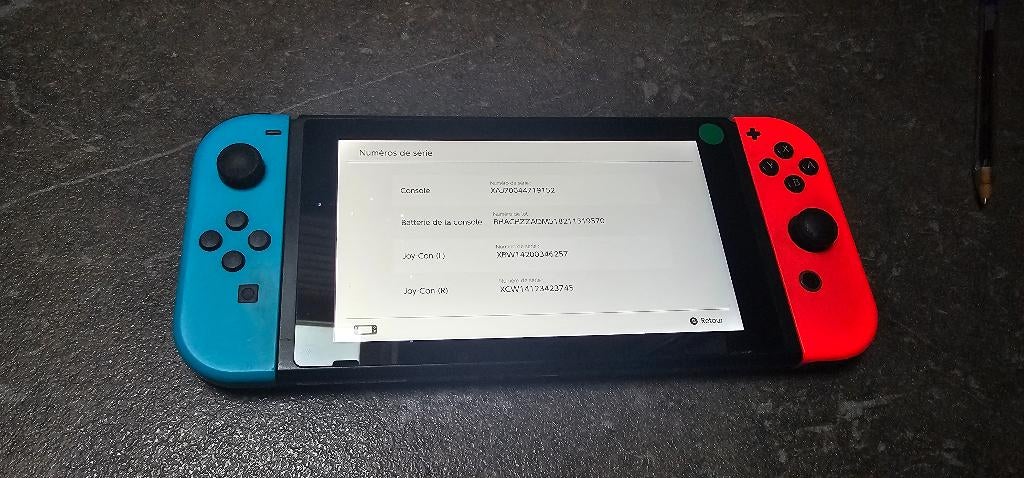 Nintendo Switch Neon 9152, Games en Spelcomputers, Spelcomputers | Nintendo Switch, Gebruikt, Ophalen of Verzenden
