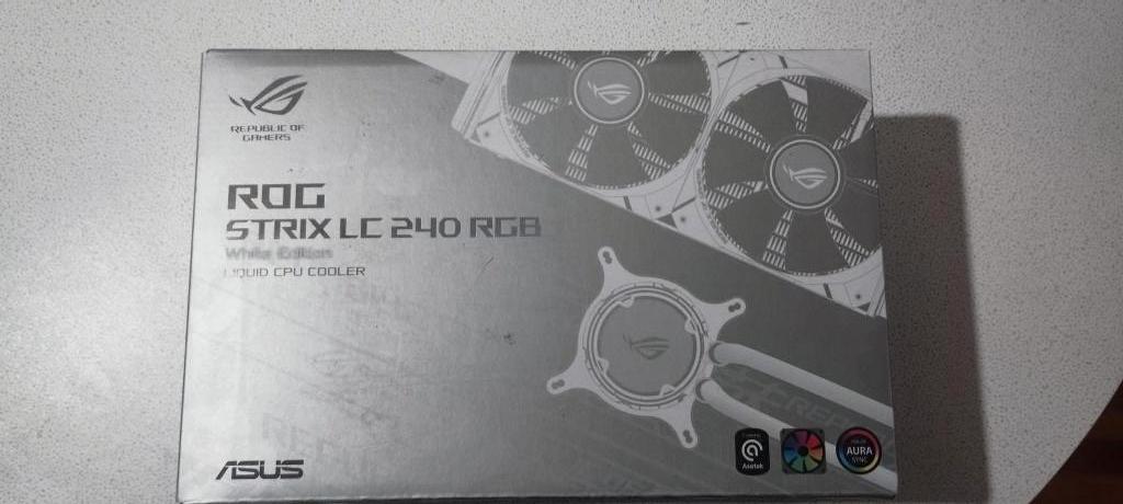 Asus Rog strix aio cpu waterkoeler., Computers en Software, Computerkoelers, Ophalen of Verzenden, Zo goed als nieuw