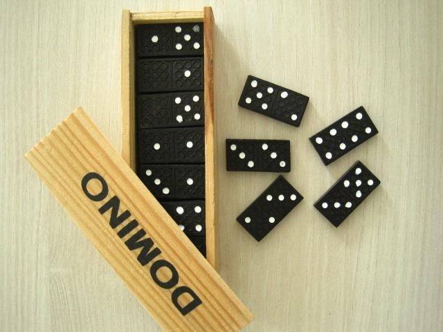 Coffret en bois pour jeu de dominos avec cubes noirs, Enlèvement ou Envoi, Utilisé, Puzzles