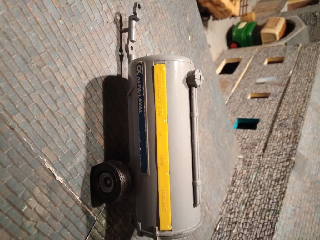 Tonne à lisier Alfa Laval - Britains 1979, Enlèvement ou Envoi, Utilisé, Tracteur et Agriculture, Britains