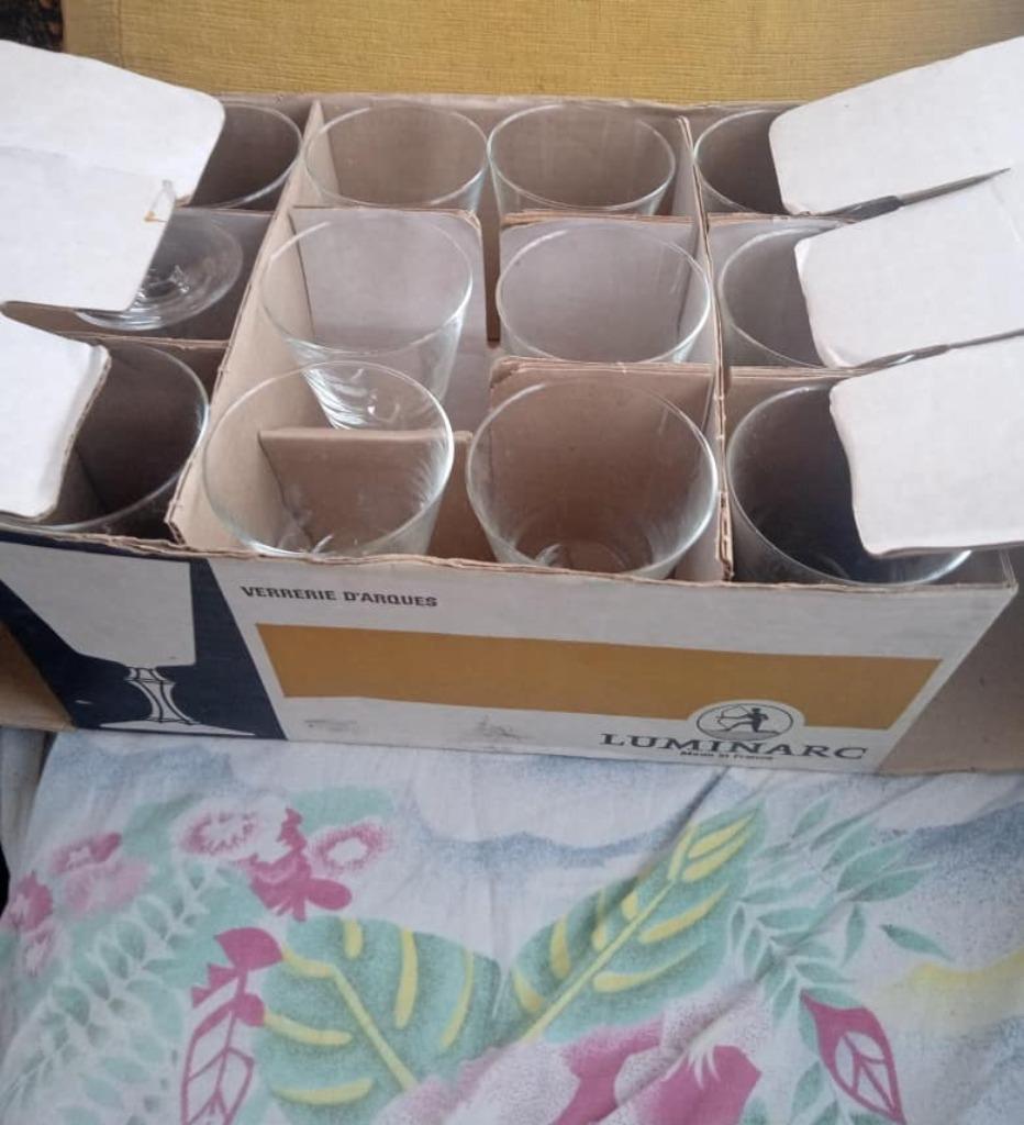 set van 12 luminarc glazen op voet, Antiek en Kunst, Ophalen of Verzenden