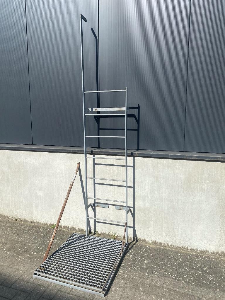 Galva ladder met bordes, Doe-het-zelf en Bouw, Metalen, Gebruikt, IJzer, Ophalen