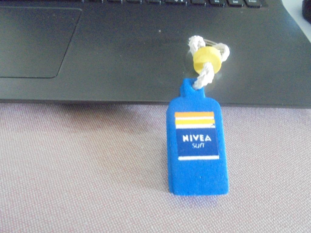 sleutelhanger Nivea, Verzamelen, Ophalen of Verzenden, Zo goed als nieuw, Merk