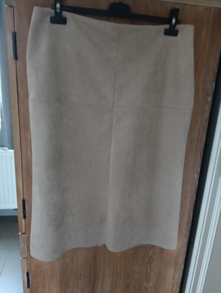 Beige rok in suède look, Kleding | Dames, Beige, Maat 46/48 (XL) of groter, Ophalen of Verzenden, Zo goed als nieuw