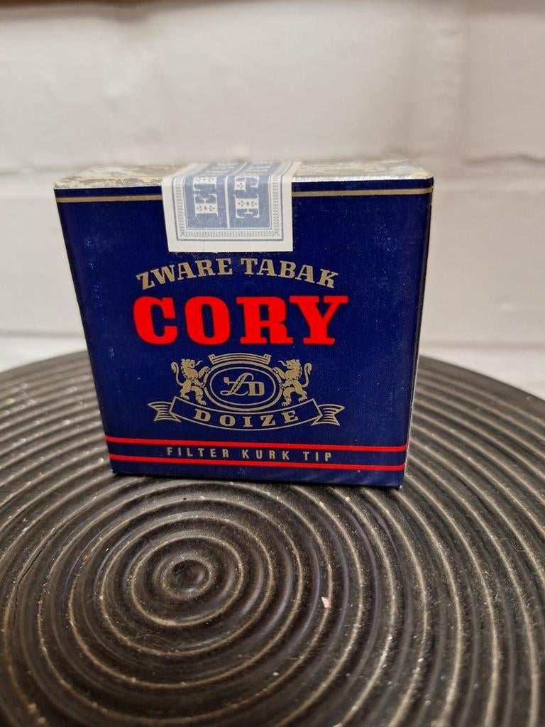 Paquet de cigarettes Etalage Cory Louis Doize Liège, Collections, Enlèvement ou Envoi, Utilisé, Emballage