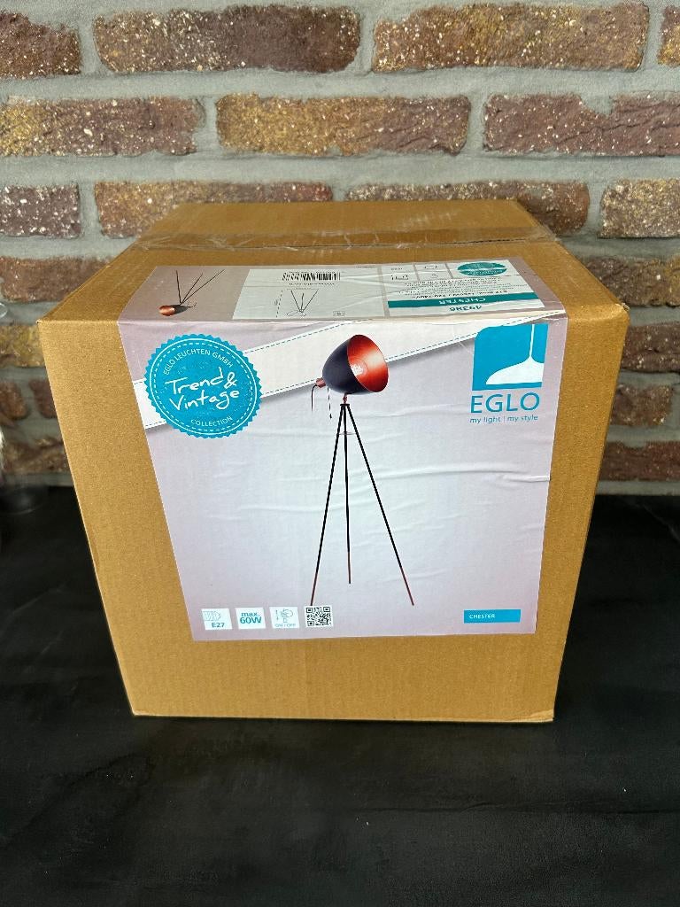 Lampe Eglo Chester - neuve, Maison & Meubles, Lampes | Lampes de table, Neuf, 75 cm ou plus, Enlèvement ou Envoi