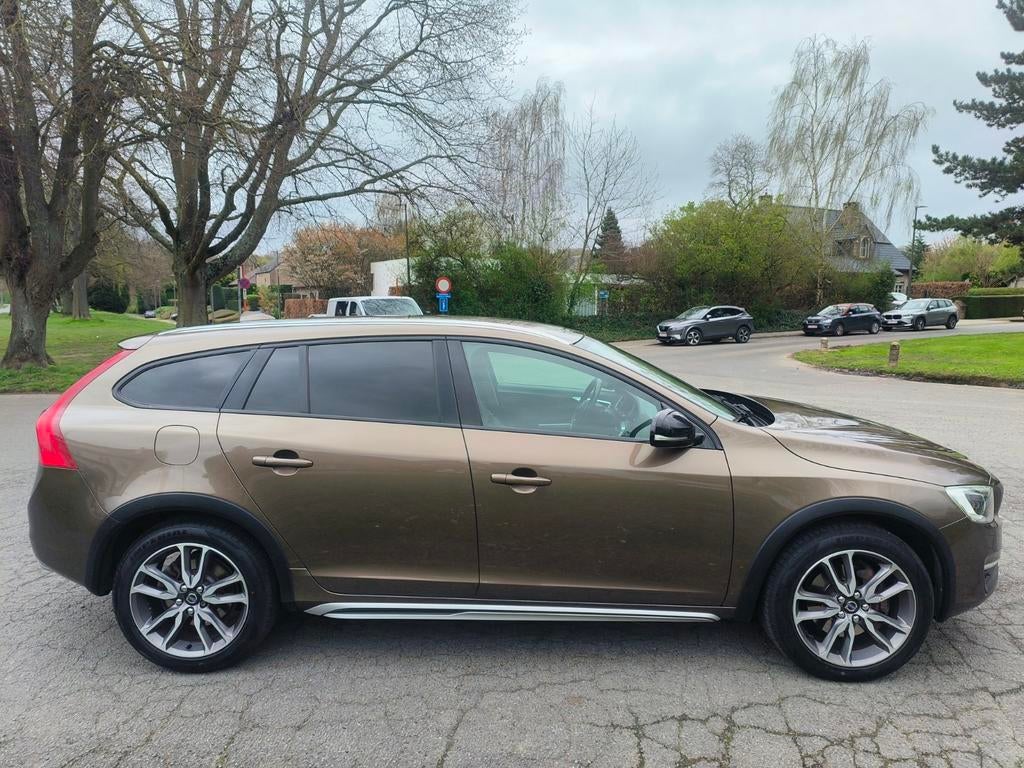 Volvo V60 Cross country très bel état-Euro 6-Année 2016, Auto's, 4 cilinders, Bruin, V60, 5 deurs