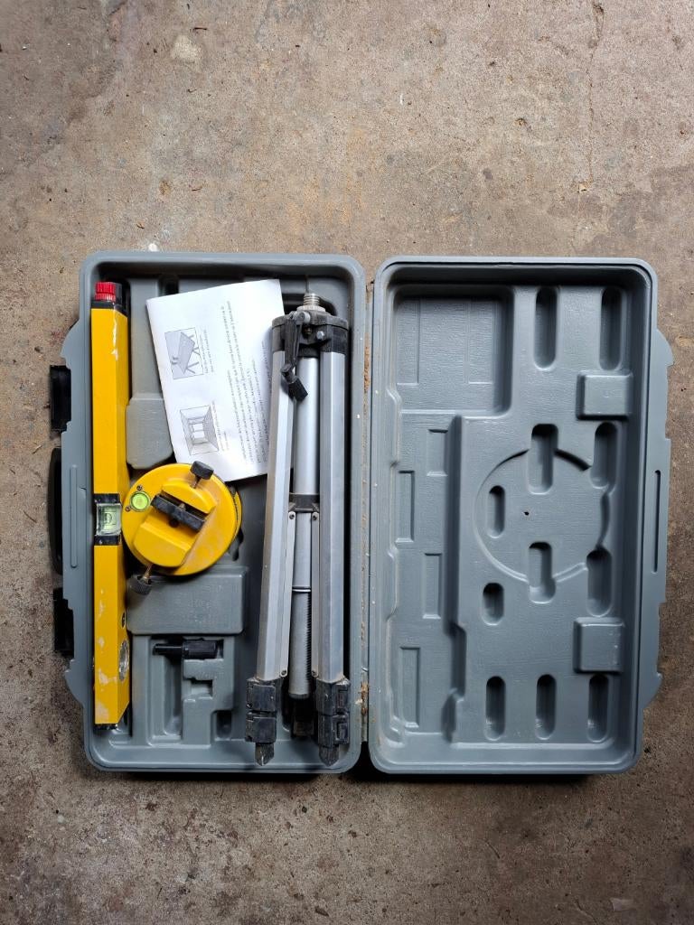 Niveau laser, Bricolage & Construction, Instruments de mesure, Enlèvement, Utilisé, Autres appareils de mesure ou compteurs