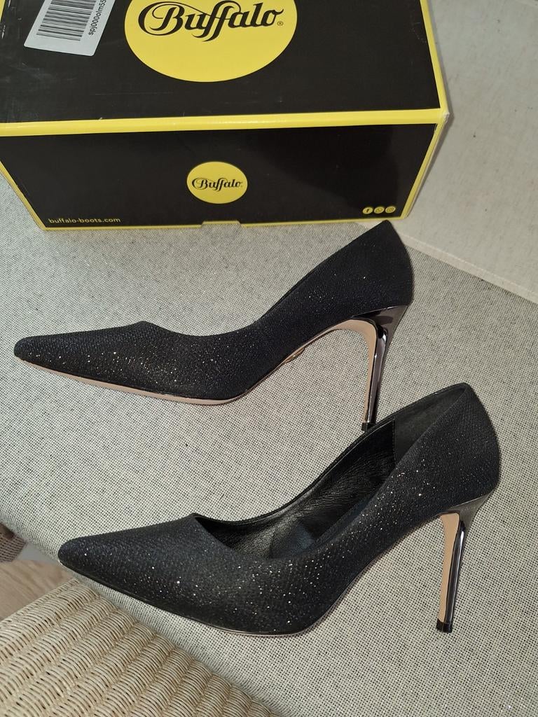 Pumps 'Buffalo' maat 40, Kleding | Dames, Schoenen, Ophalen of Verzenden, Zwart, Pumps