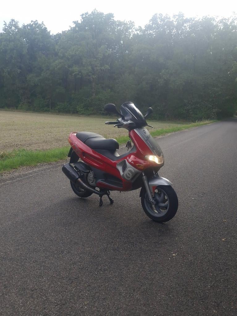 Gilera runner 172cc a1, Fietsen en Brommers, Scooters | Piaggio, Ophalen, Benzine