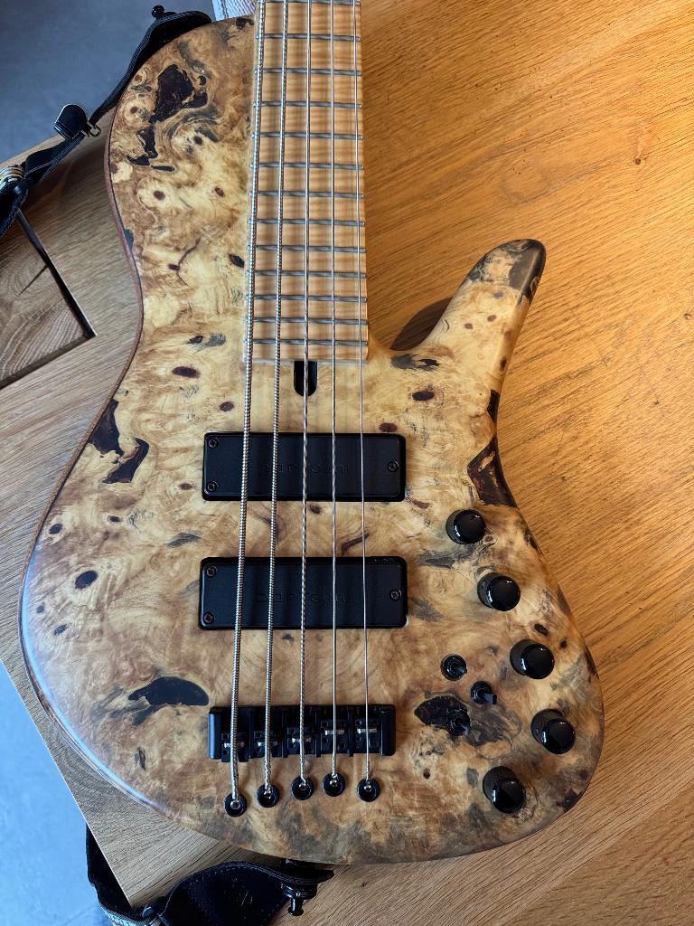 Maruszczyk exclusieve handgemaakte bas twv 4300€, Muziek en Instrumenten, Ophalen, Zo goed als nieuw, Elektrisch, 5-snarig