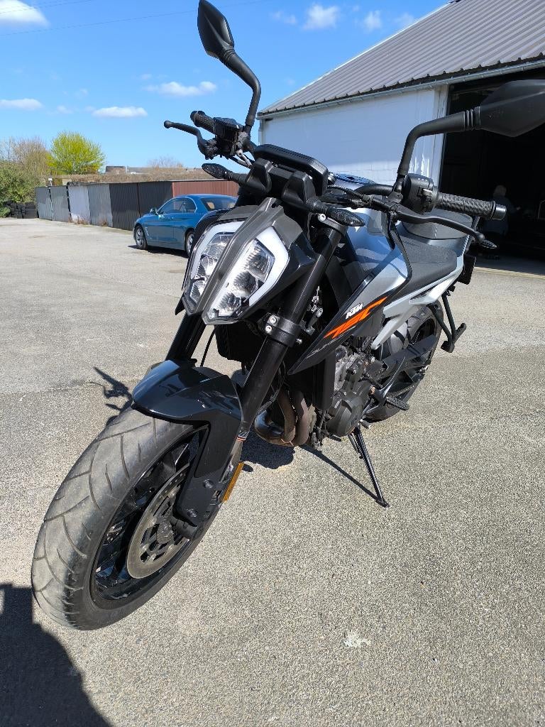 790 HERTOG, Motoren, 2 cilinders, 790 cc, Motorrijbewijs A, Meer dan 35 kW