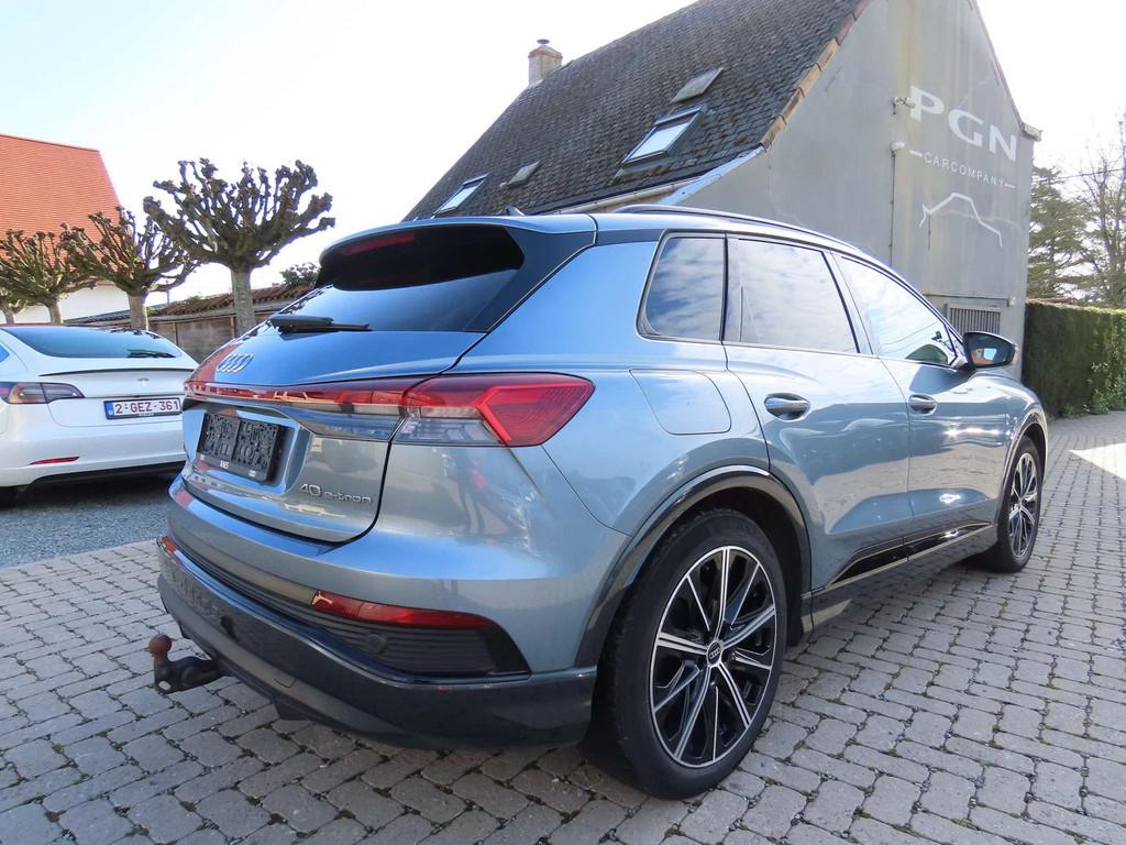 Audi Q4 e-tron Q4 e-Tron 82 kWh 40 S line (bj 2022), Auto's, Audi, Automaat, Gebruikt, Zwart, Blauw