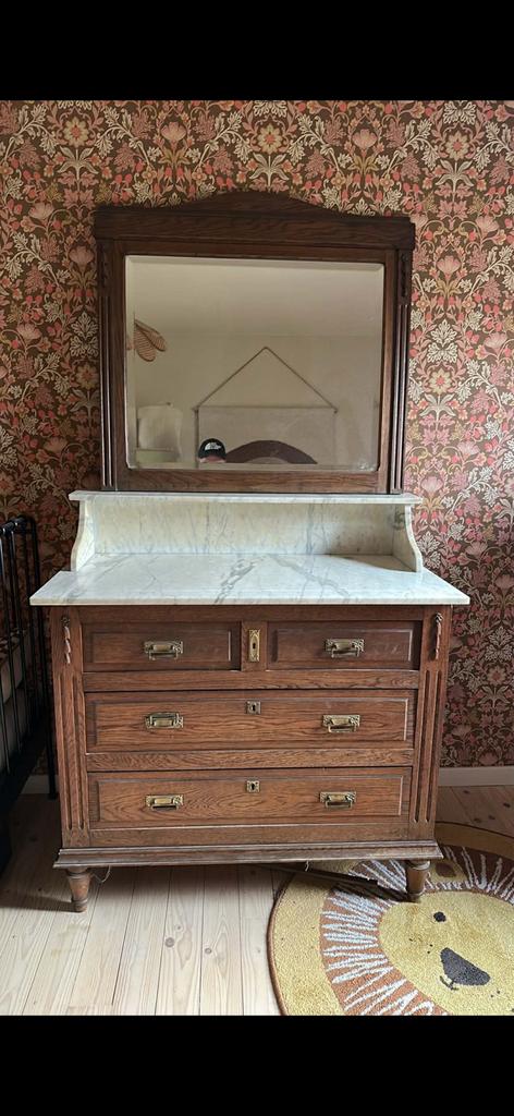 Antieke toiletkast met marmeren blad, Enlèvement