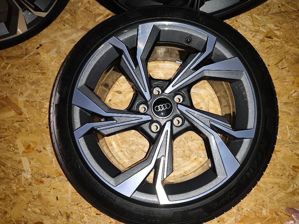 Jantes Audi 18 " Original avec pneus, Autos : Pièces & Accessoires, Neuf, Véhicule de tourisme, Pneus été, 18 pouces