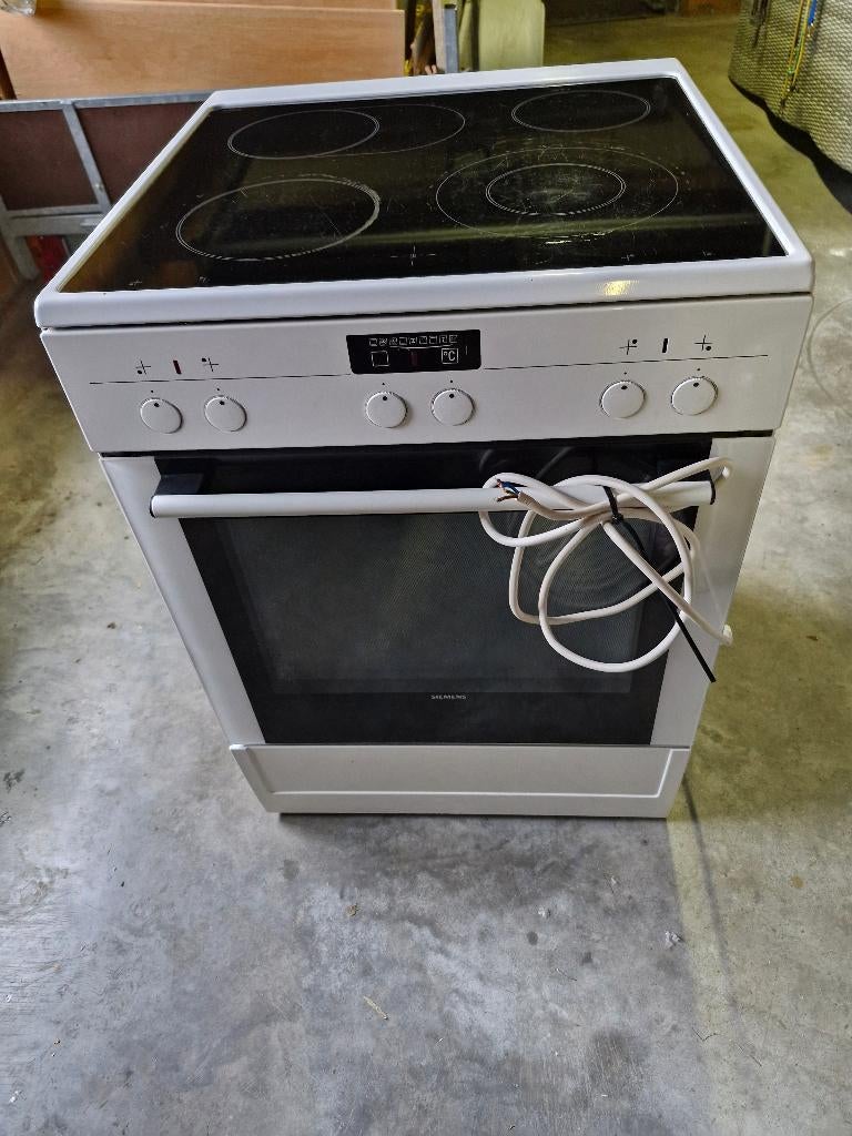 Table de cuisson avec four, 4 zones de cuisson, Céramique, Enlèvement, Utilisé