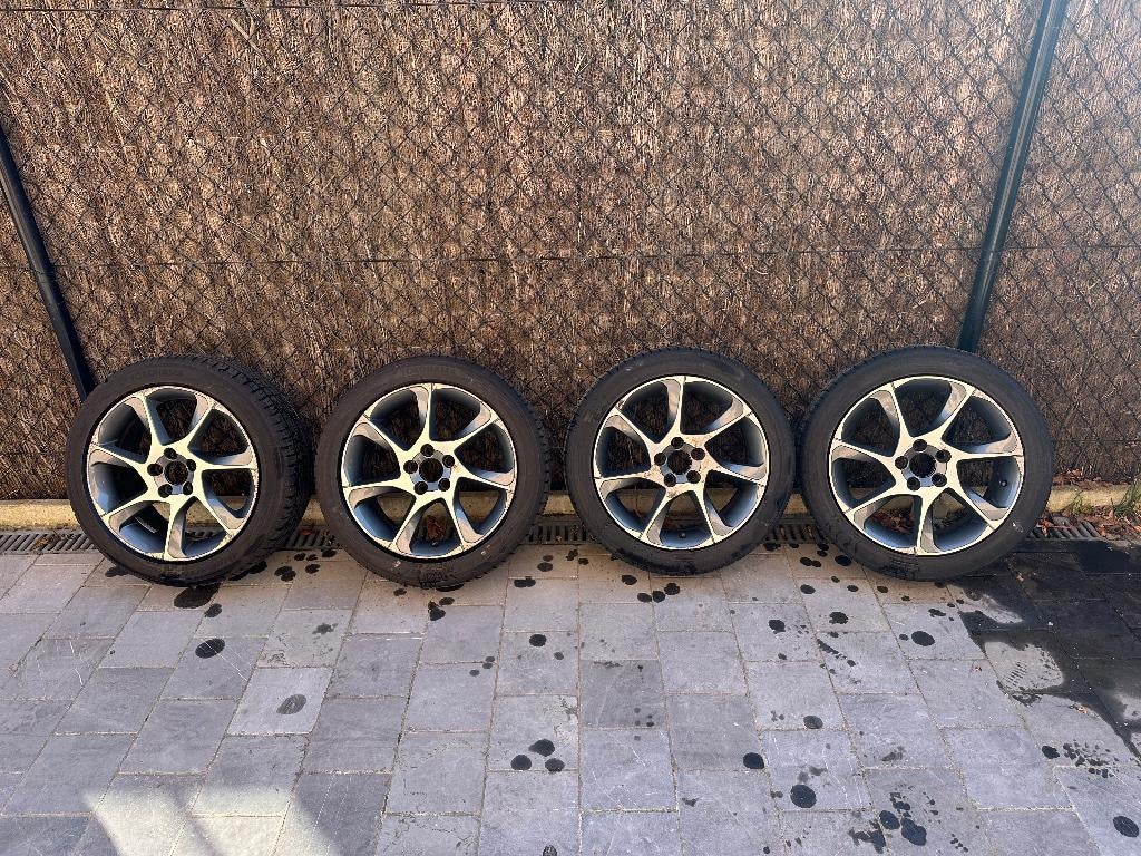 Zomerbanden met velgen Volvo V40 / 205/50 R17 93W, Autos : Pièces & Accessoires, Pneus & Jantes, Véhicule de tourisme, Pneus été