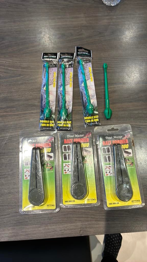 Setje voor forel ( bait-formers en onthakers), Ophalen of Verzenden, Zo goed als nieuw