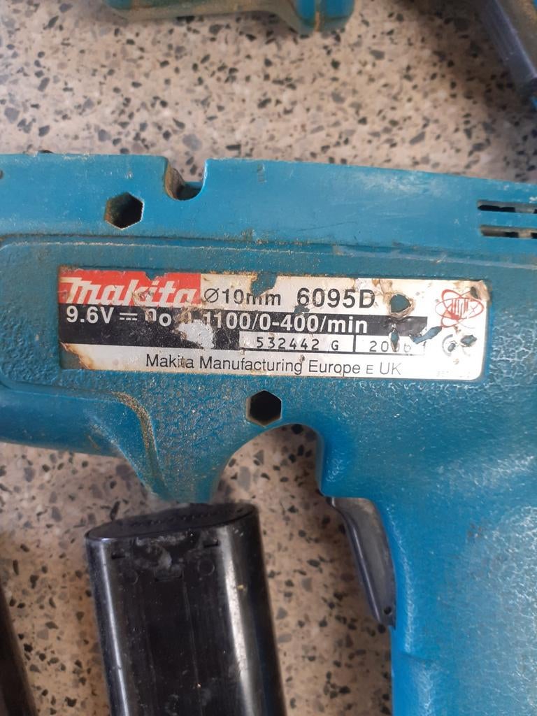 Acu boor vijsmachine 9.6 volt met werkende batterijen makita, Ophalen