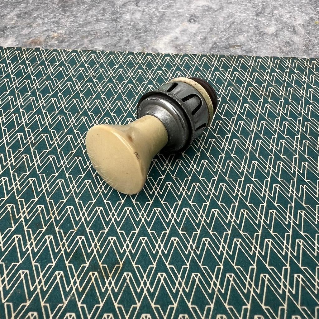 VW KG T14 58-63 sigarettenaansteker Lowlight Ivory Tulip, Ophalen of Verzenden, Gebruikt
