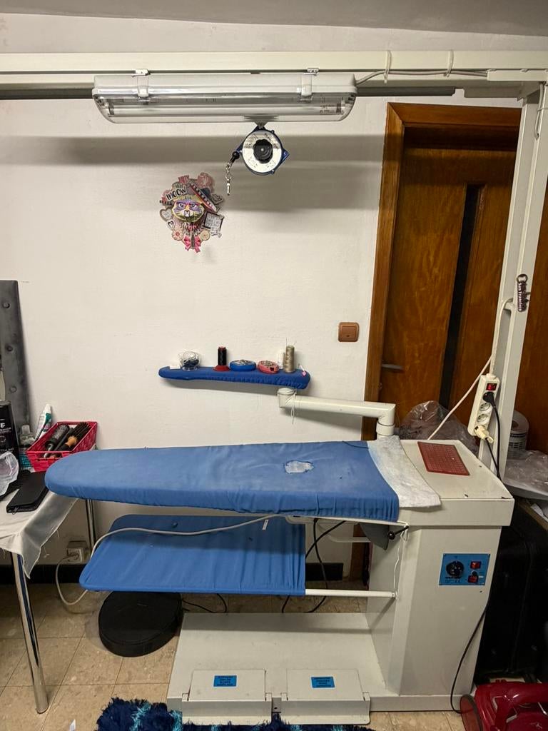 Table à rep.professionnelle, aspiration, soufflerie-Max Stir, Ophalen, Zo goed als nieuw