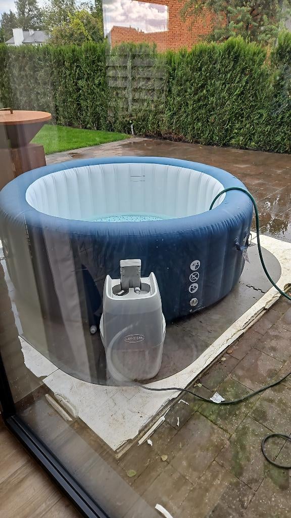 Opblaas jacuzzi, Ophalen, Zo goed als nieuw, Filter, Opblaasbaar