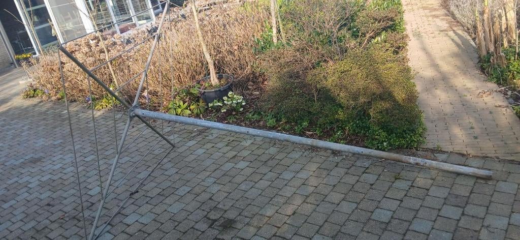 Planten houder in ijzer, Ophalen