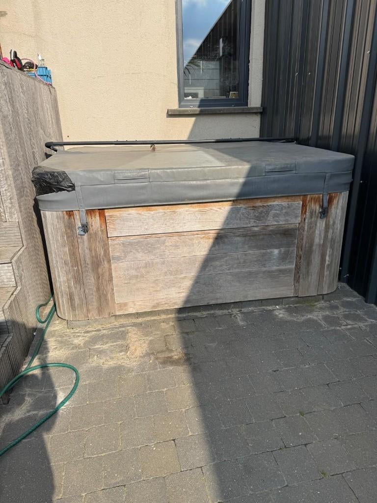 Jacuzzi 4Seasons Spa - 5 plaatsen, Tuin en Terras, Ophalen, Gebruikt