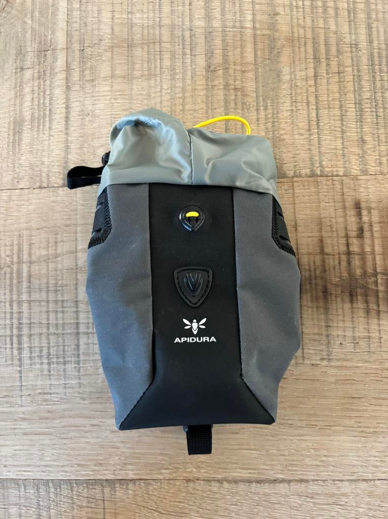 Apidura food pouch 0.8l, Fietsen en Brommers, Fietsaccessoires | Fietskleding, Ophalen, Nieuw