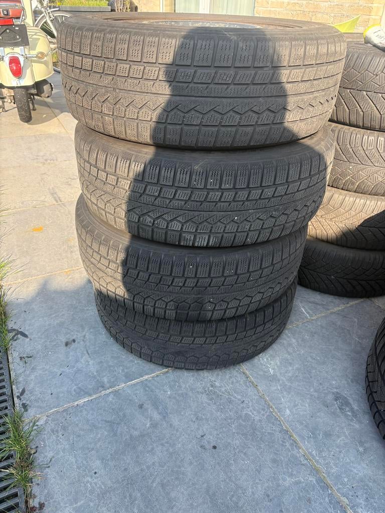 Goede winterbanden op velg Komen van Toyota chr, Auto-onderdelen, Banden en Velgen, Ophalen, Banden en Velgen, 17 inch, Winterbanden