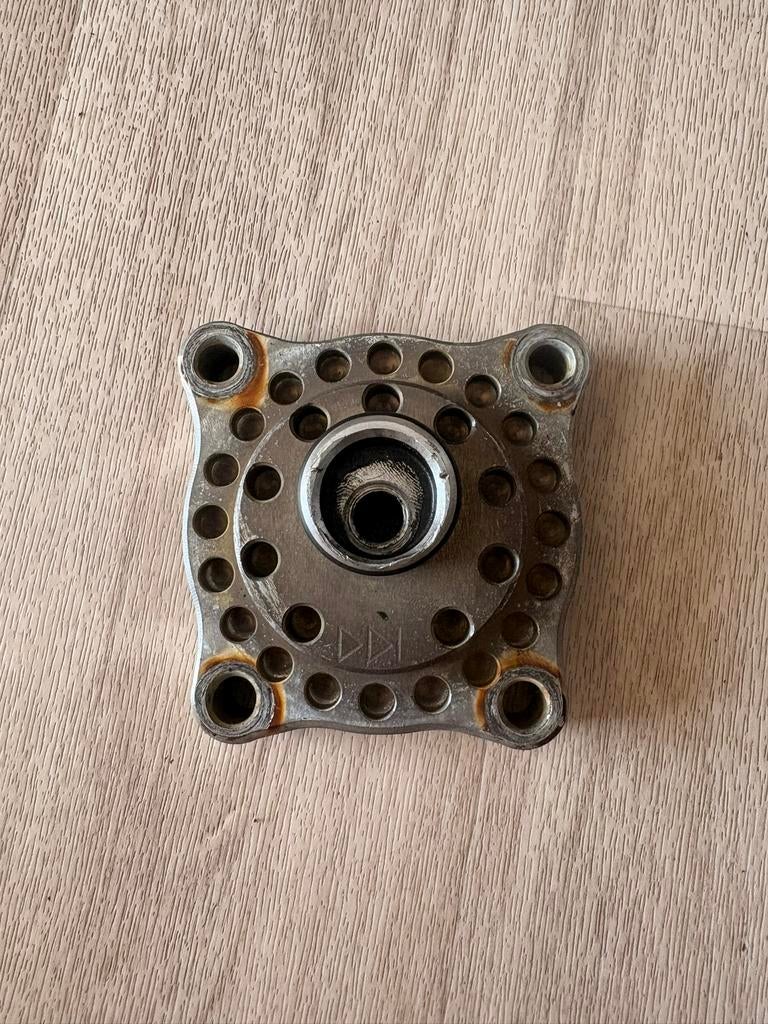 Ddl hogedruk binnenkop, Motos, Enlèvement