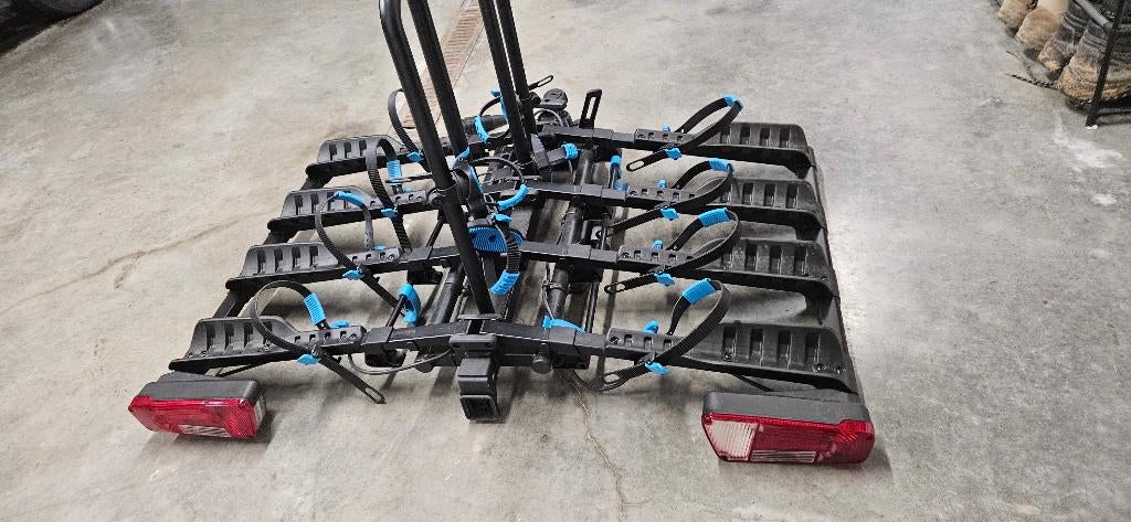 Porte vélos 4 vélos comme neuf, Autos : Divers, Porte-vélos, Enlèvement, 3 vélos ou plus, Comme neuf, Accessoire porte-vélos