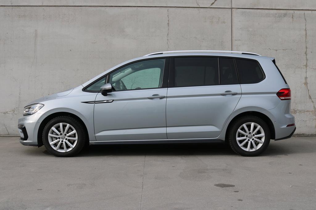 Volkswagen Touran 1.5 TSI DSG R-LINE/PANO/ 7-ZIT/TREKHAAK/A, Autos, Volkswagen, 0 kg, Argent ou Gris, Entreprise, 7 places