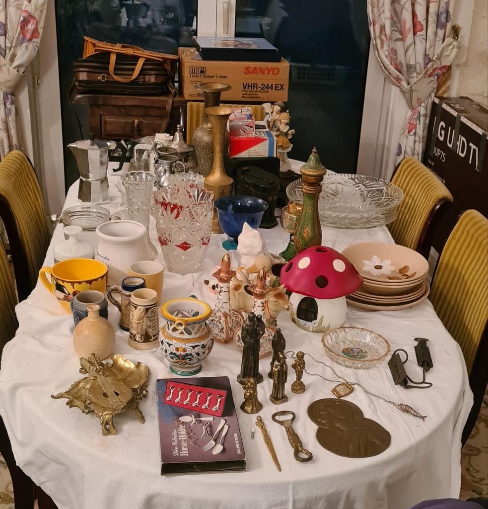 Lot de meubles/deco/cristal verre/vintage/CD,/..., Antiquités & Art, Antiquités | Autres Antiquités, Enlèvement