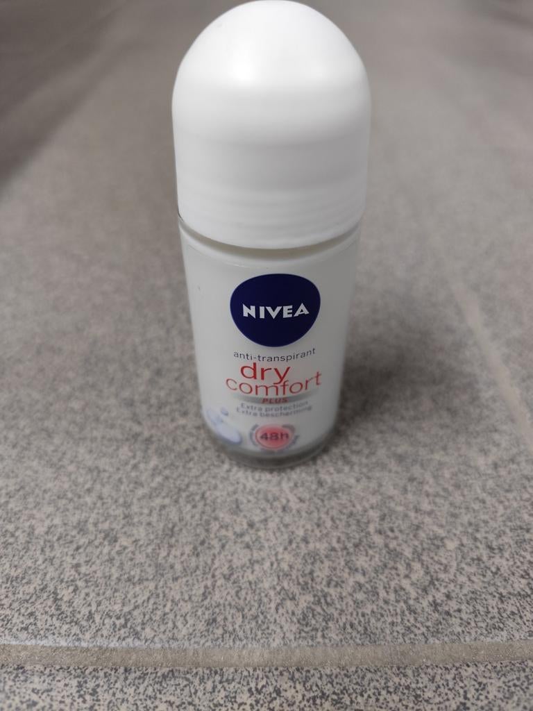 NIVEA deodrant anti-transparant dry en comfort, Ophalen