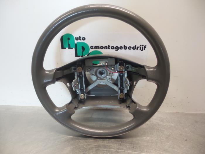 Volant d'un Toyota Corolla (Corolla 96-), Autos : Pièces & Accessoires, Commande, Toyota, Utilisé, 3 mois de garantie, Enlèvement ou Envoi