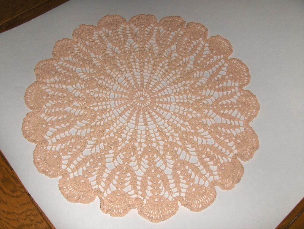 2 napperons en coton saumon fait main. Diamètre 45 cm., Maison & Meubles, Nappes, Enlèvement ou Envoi, Neuf