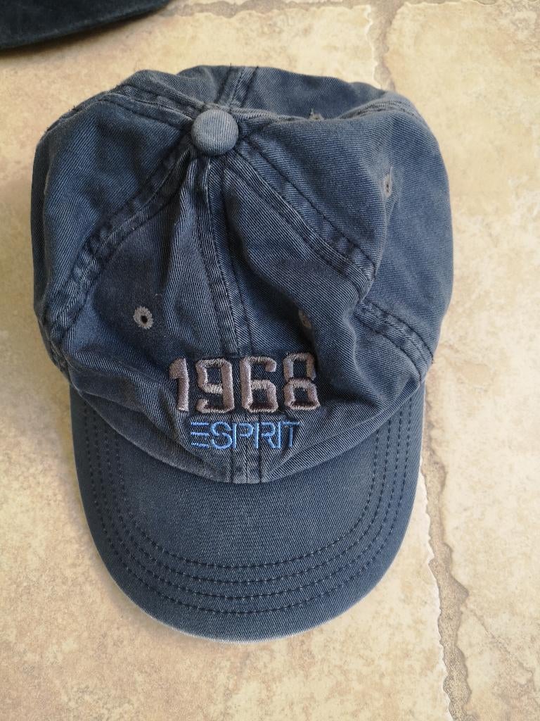 Merk Esprit : stoere pet mt 116, Kinderen en Baby's, Kinderkleding | Maat 116, Gebruikt, Ophalen of Verzenden, Esprit, Jongen