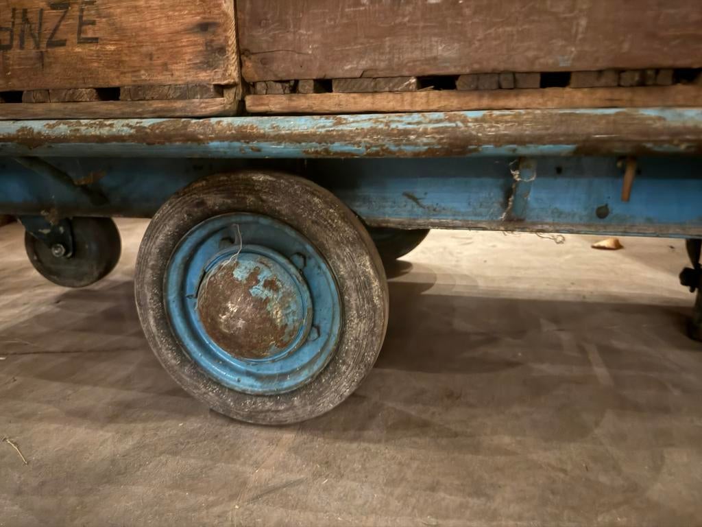 Antieke drankkarren, Ophalen