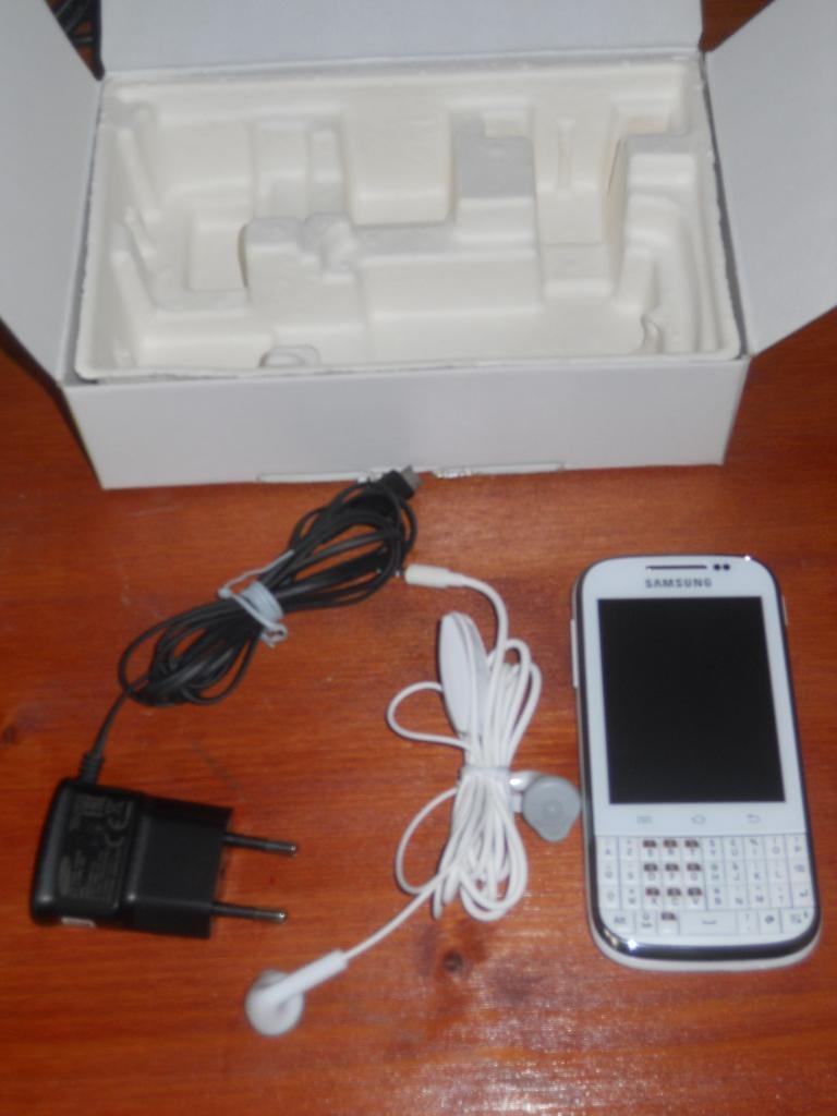 2 Samsung Galaxy chat GT-B5330/GT5310, Telecommunicatie, Mobiele telefoons | Samsung, Ophalen, Overige modellen, Wit, Zo goed als nieuw