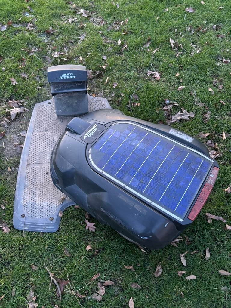 Tondeuse à gazon robotisée Husqvarna Automower Solar Hybrid, Enlèvement