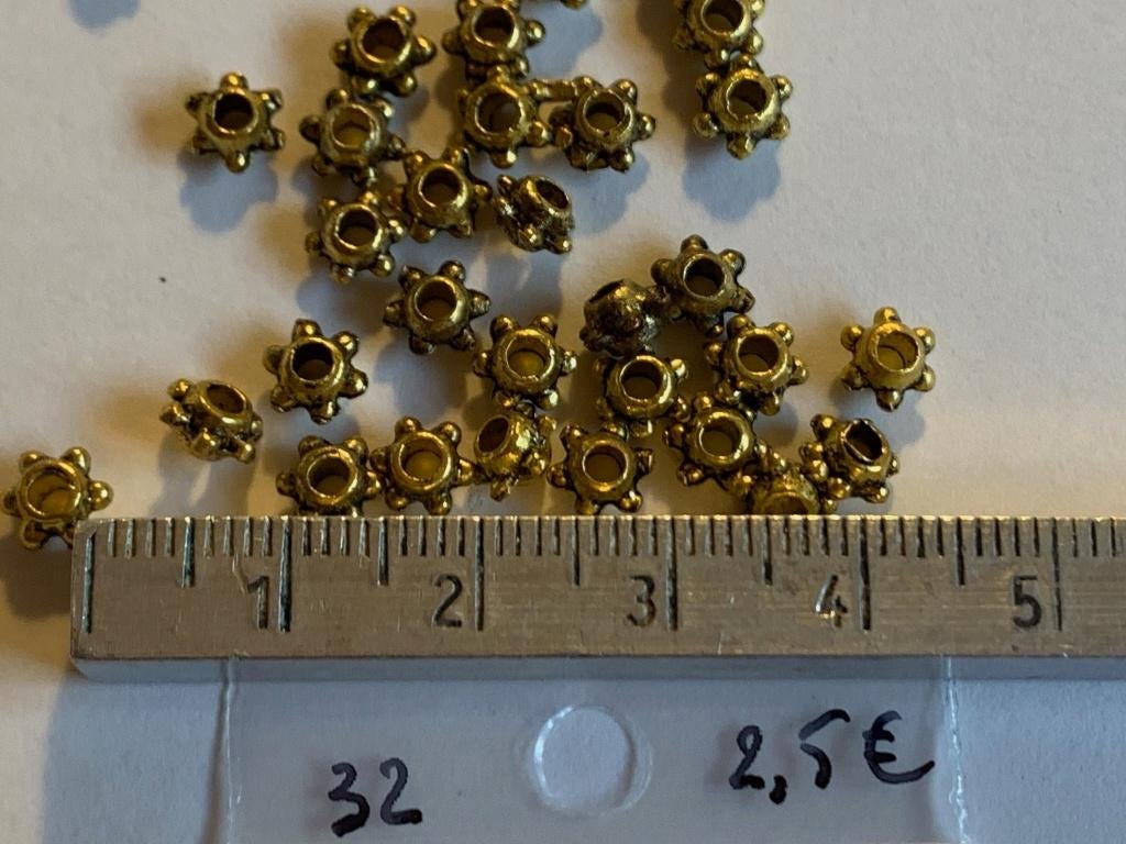 32 metalen tussenkraal bloempje, Enlèvement ou Envoi, Neuf, Entretoise ou Perle intermédiaire