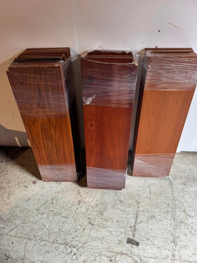 24 planken voor een Poul Cadovius Royal System wandsysteem, Antiquités & Art, Curiosités & Brocante, Enlèvement ou Envoi