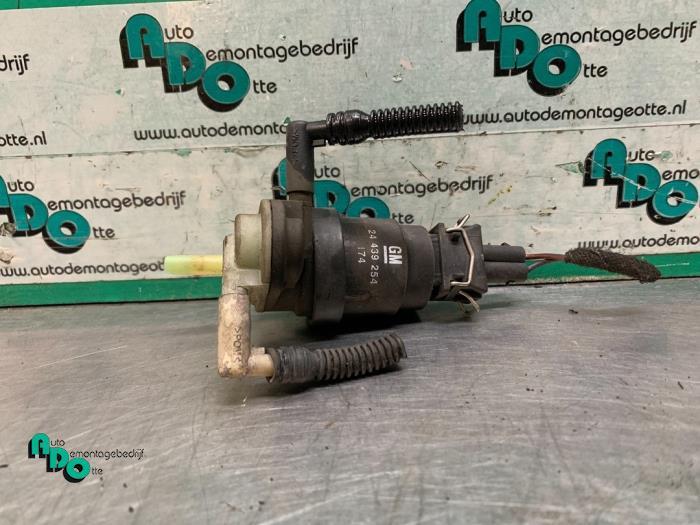 Ruitensproeierpomp voor van een Opel Astra (Astra H 04-), Gebruikt, -, -, Opel