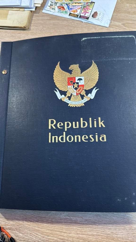 Album davo indonesie, Timbres & Monnaies, Timbres | Accessoires, Catalogue, Enlèvement ou Envoi