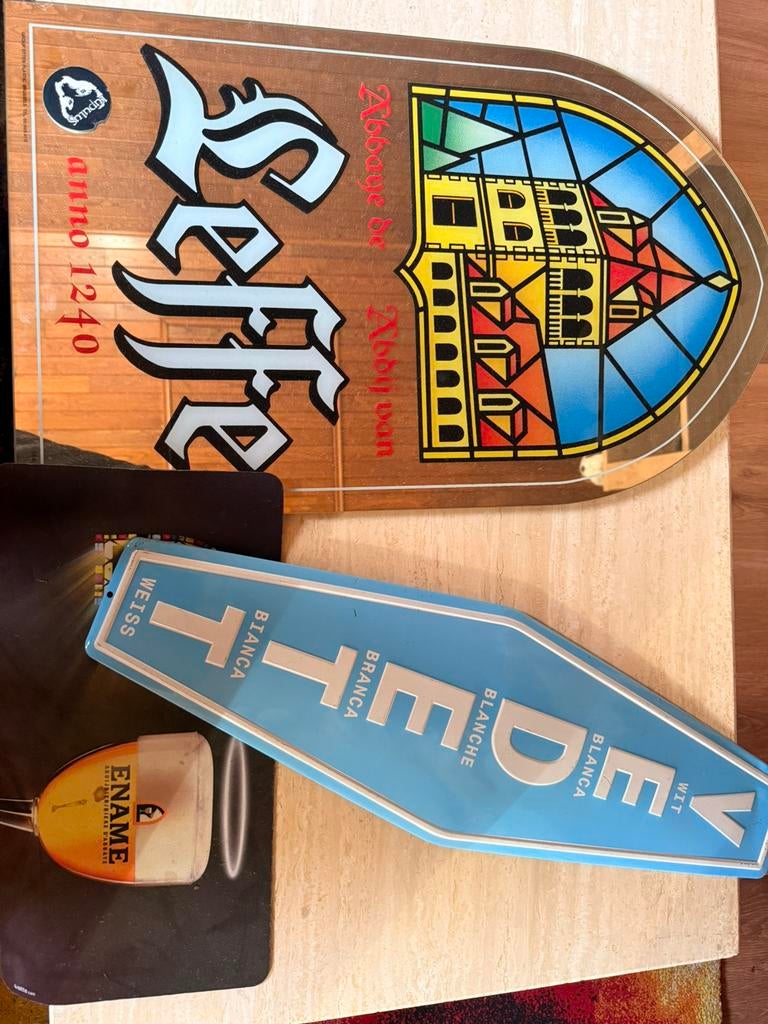 Red Bull ijsemmer + Belgische bierreclame borden, Verzamelen, Biermerken, Ophalen, Gebruikt, Reclamebord, Plaat of Schild, Leffe