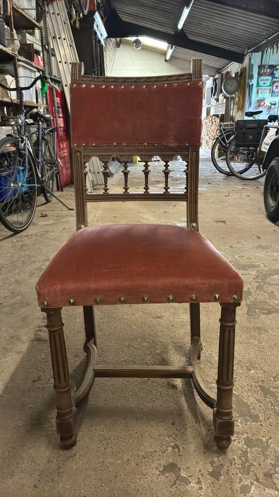 Gratis antieke stoelen, Ophalen
